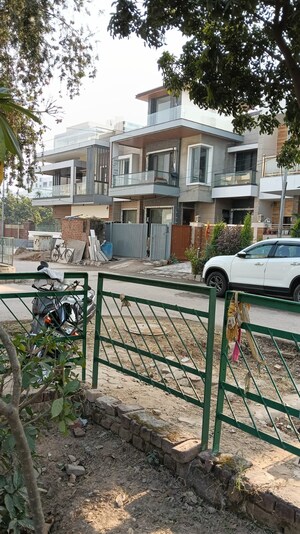 1 RK Builder Floor For Rent in Aerocity