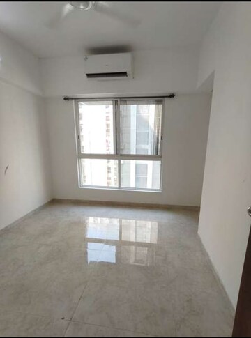 Room in 2 BHK Apartment at Lodha Amara Tower 44, Kolshet Road – for Rent