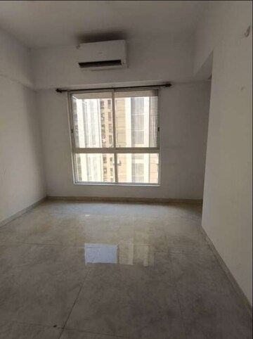 Room in 2 BHK Apartment at Lodha Amara Tower 44, Kolshet Road – for Rent