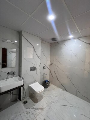 Bathroom in 4 BHK Apartment at Sindhi Colony Ulsoor, Halasuru – for Rent