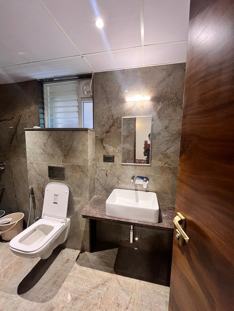 Bathroom, sindhi-colony-ulsoor 4 Bedroom 3240 Sq.Ft. Apartment In Halasuru Bangalore 9532654