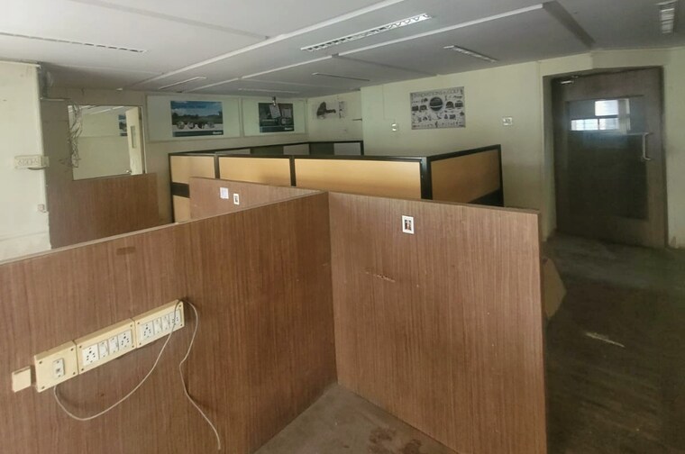 Team Area, maharshi nagar Commercial Office Space 2600 Sq.Ft. In Maharshi Nagar Pune 9532686