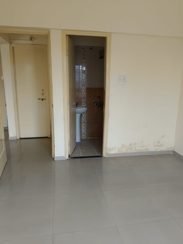 Room in 1 BHK Apartment at Siddhivinayak Shubhashree Residential, Akurdi – for Rent