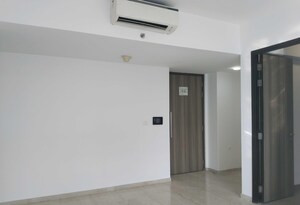 Room in 3 BHK Apartment at Lodha The Park, Worli – for Rent