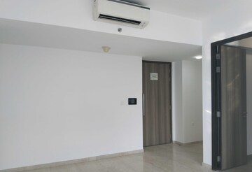 Room in 3 BHK Apartment at Lodha The Park, Worli – for Rent