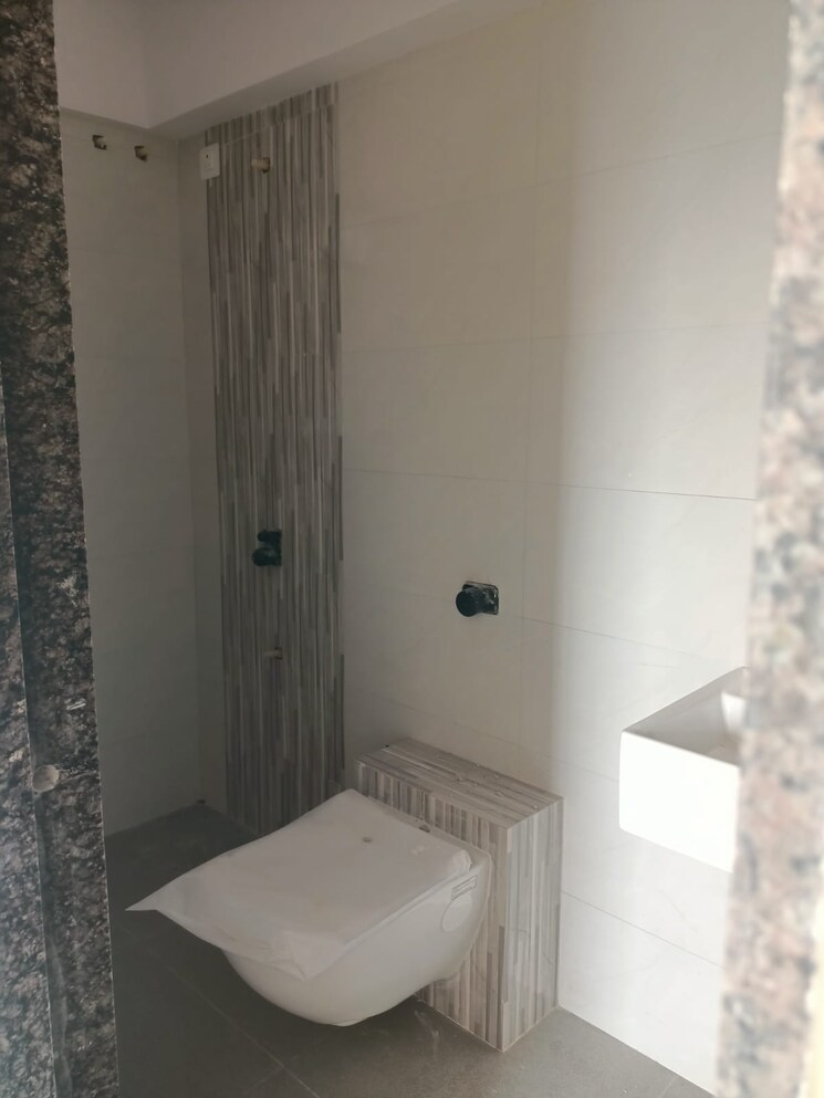Bathroom, bandra west 2 Bedroom 620 Sq.Ft. Apartment In Bandra West Mumbai 9532779