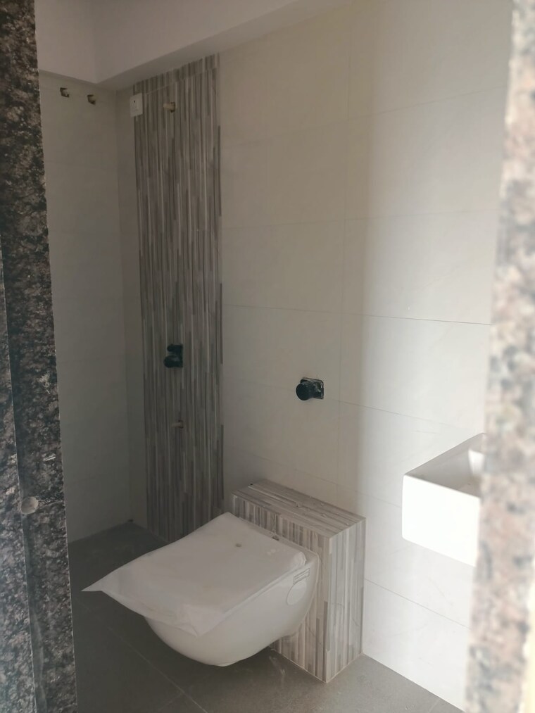 Bathroom, bandra west 2 Bedroom 620 Sq.Ft. Apartment In Bandra West Mumbai 9532779