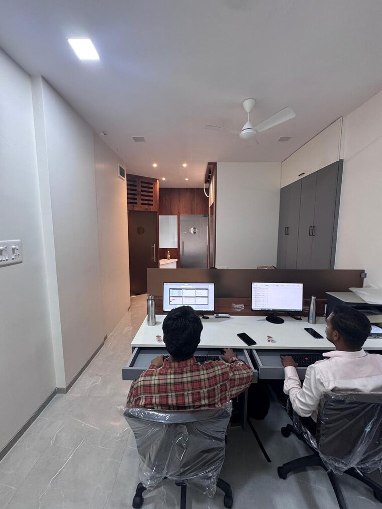 Living Room, hari-kunj-naupada Commercial Office Space 400 Sq.Ft. In Naupada Thane 9532810