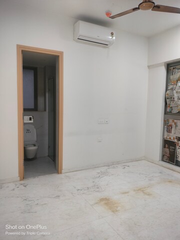 Room in 2 BHK Apartment at Lodha Bel Air, Jogeshwari West – for Rent