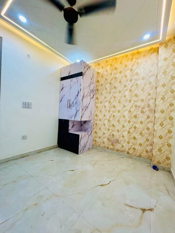 Bedroom in 3 BHK Builder Floor at Ghatkopar East – for Rent