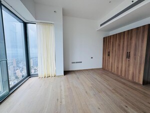 Room in 4 BHK Apartment at Rustomjee Crown, Prabhadevi – for Rent