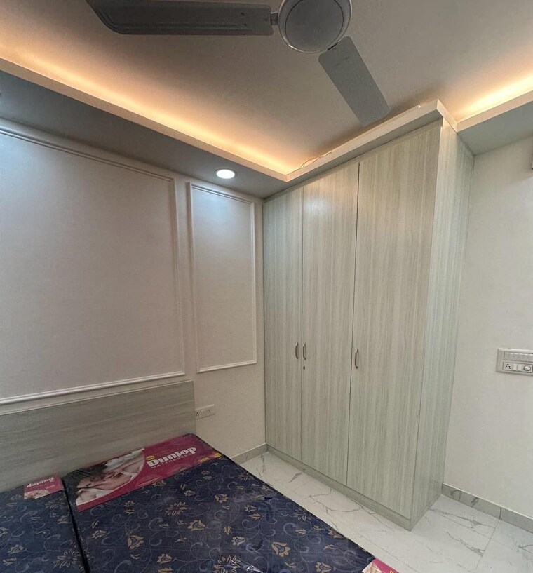 Room, sector 4 3 Bedroom 2266 Sq.Ft. Independent House In Sector 4 Gurgaon 9533034