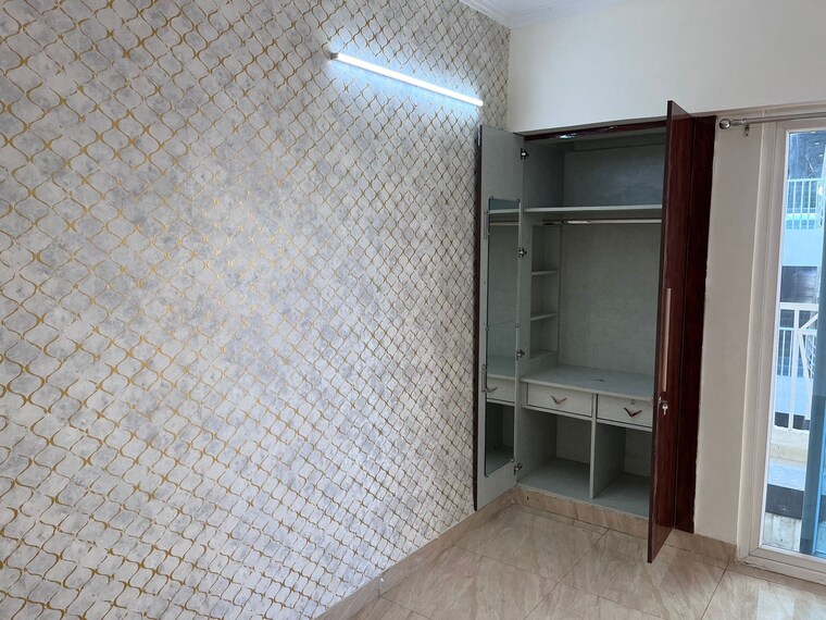 Room, gaur-city-7th-avenue 2 Bedroom 900 Sq.Ft. Apartment In Sector 4 Greater Noida Greater Noida 9533086