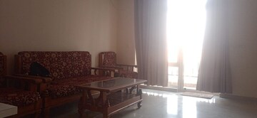 Living Room in 3 BHK Apartment at Gomti Nagar – for Rent