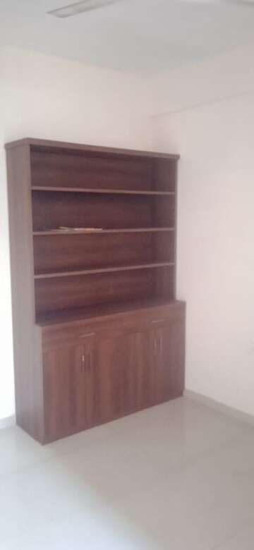 Furnished Amenities in 3 BHK Apartment at Gomti Nagar – for Rent