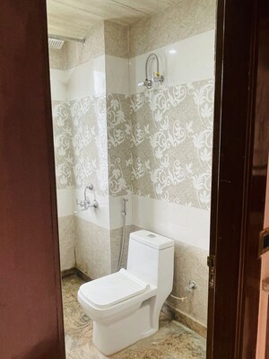 Bathroom in 2 BHK Builder Floor at Uday Arden 45, Sector 45 – for Rent