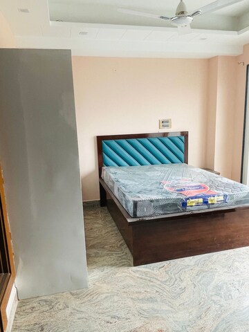 Bedroom in 2 BHK Builder Floor at Uday Arden 45, Sector 45 – for Rent