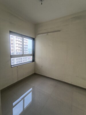 Room in 1.5 BHK Apartment at Indiabulls Greens, New Panvel – for Rent