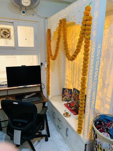 Master Bedroom in 2.5 BHK Apartment at Geotech Pristine Avenue, Sector 16c Greater Noida – for Rent