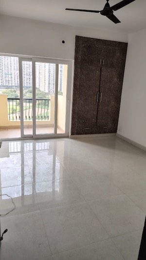 Room in 2 BHK Apartment at Gaur City 2 - 12th Avenue, Sector 16c Greater Noida – for Sale