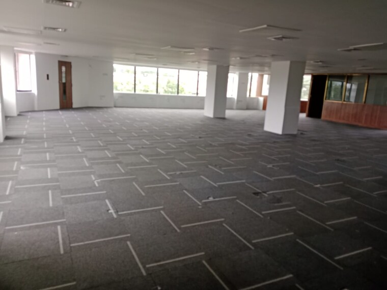  Parking, egmore Commercial Office Space 4525 Sq.Ft. In Egmore Chennai 9533411
