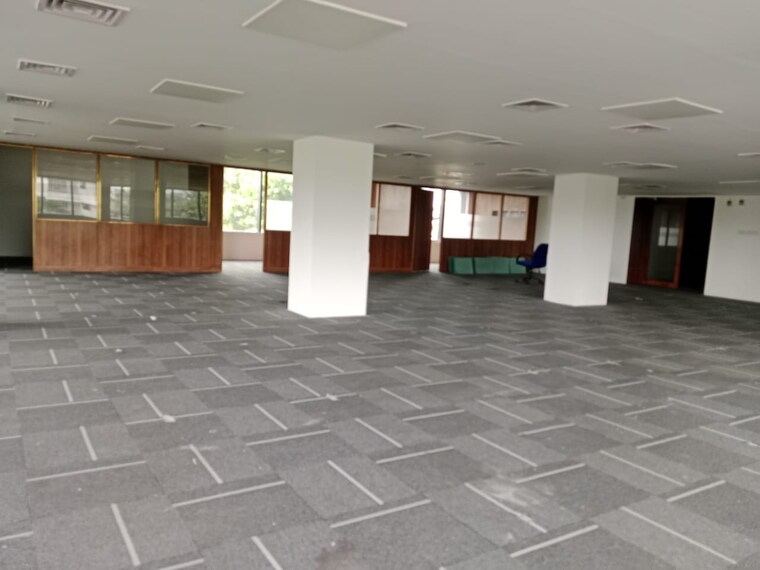  Parking, egmore Commercial Office Space 4525 Sq.Ft. In Egmore Chennai 9533411