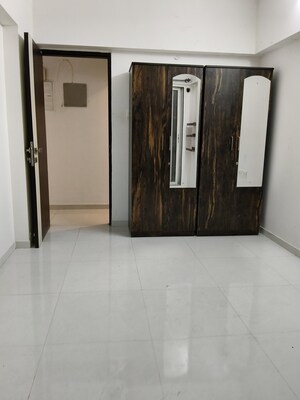 Room in 2 BHK Apartment at Shamik Elanza Santacruz, Vakola – for Sale