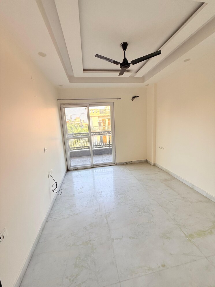 Room, paschim vihar 3.5 Bedroom 1800 Sq.Ft. Builder Floor In Paschim Vihar Delhi 9533490