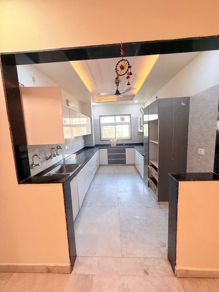 Kitchen, paschim vihar 3.5 Bedroom 1800 Sq.Ft. Builder Floor In Paschim Vihar Delhi 9533490