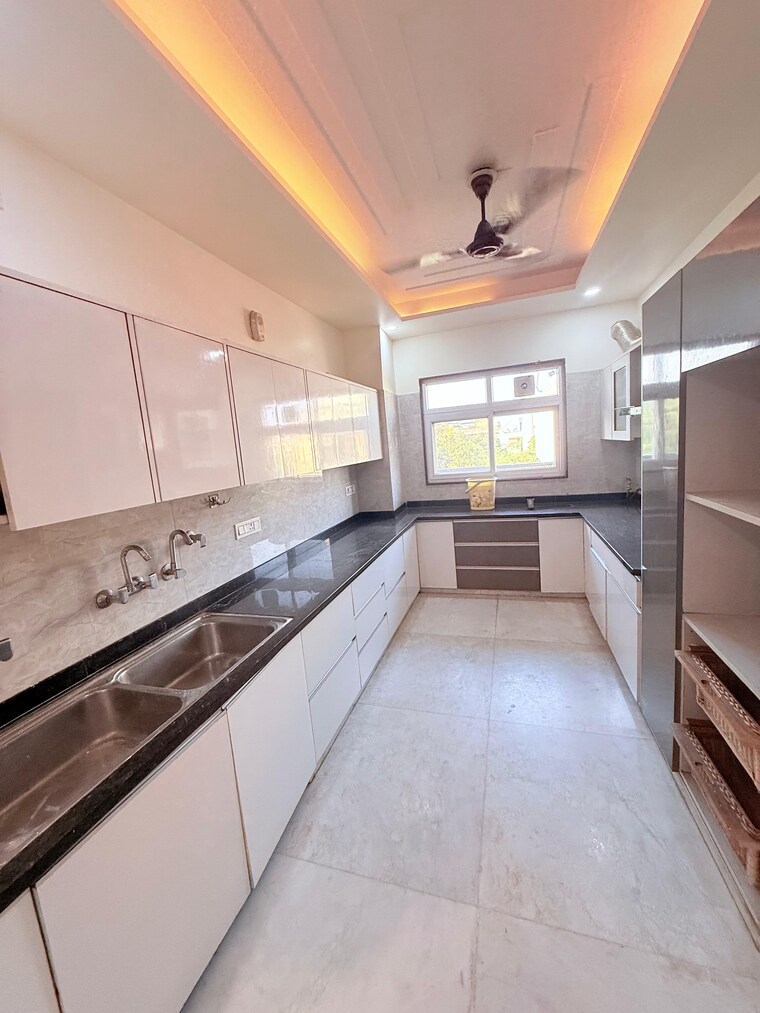 Kitchen, paschim vihar 3.5 Bedroom 1800 Sq.Ft. Builder Floor In Paschim Vihar Delhi 9533490