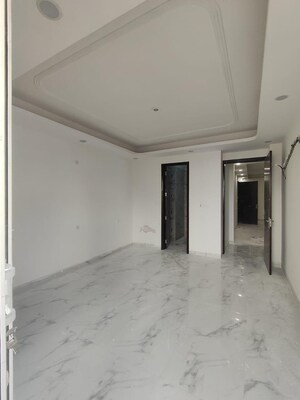 Room in 3 BHK Apartment at Palm Residency Chhatarpur, Chattarpur – for Rent