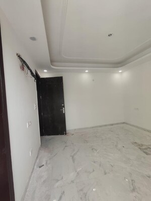 Room in 3 BHK Apartment at Palm Residency Chhatarpur, Chattarpur – for Rent