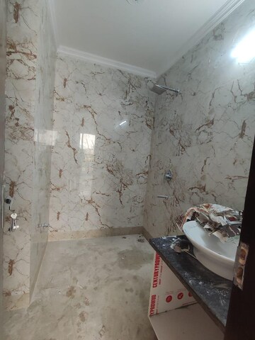 Bathroom in 3 BHK Apartment at Palm Residency Chhatarpur, Chattarpur – for Rent