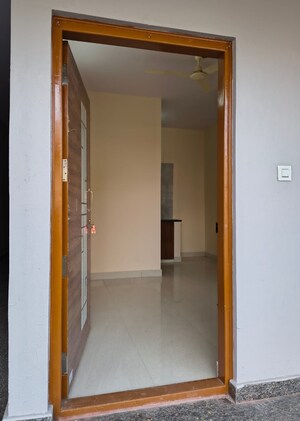 Building Lobby in 1 BHK Builder Floor at Bommanahalli – for Rent