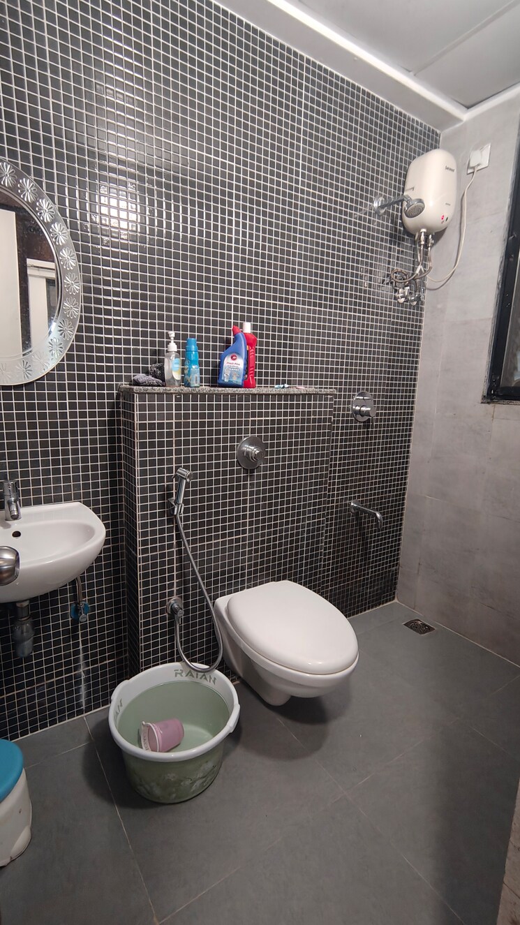 Bathroom, lodha-palava-city-lakeshore-greens 1.5 Bedroom 780 Sq.Ft. Apartment In Dombivli East Thane 9533491