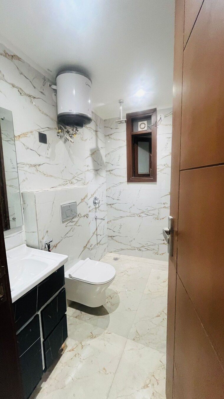 Bathroom, palm-residency-chhatarpur 3 Bedroom 1350 Sq.Ft. Apartment In Chattarpur Delhi 9533495