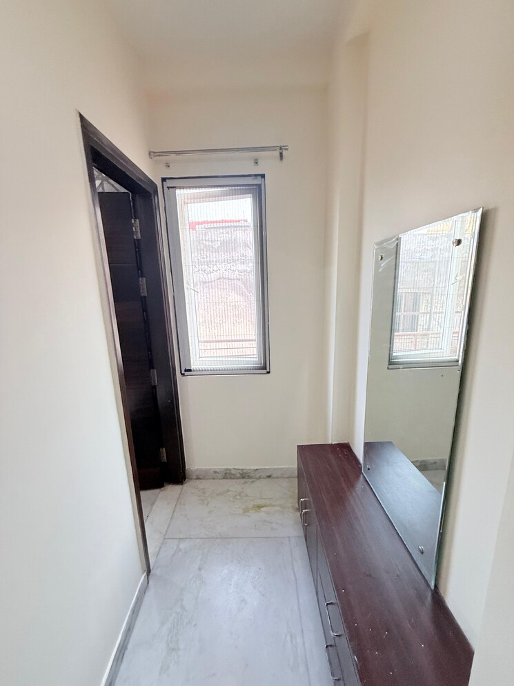 undefined, paschim vihar 3.5 Bedroom 1800 Sq.Ft. Builder Floor In Paschim Vihar Delhi 9533521