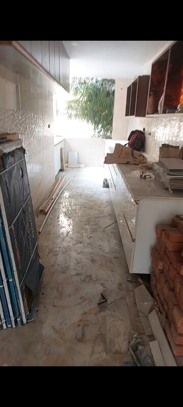 Room in 4 BHK Apartment at Sarita Vihar Pocket-J RWA, Sarita Vihar – for Rent