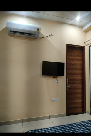 Furnished Amenities in 2 BHK Builder Floor at RWA Residential Society Sector 46, Sector 46 – for Rent