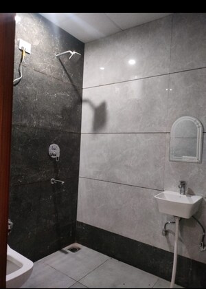Bathroom in 2 BHK Builder Floor at RWA Residential Society Sector 46, Sector 46 – for Rent