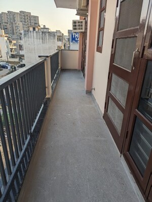 Balcony in 3 BHK Builder Floor at Sector 57 – for Rent