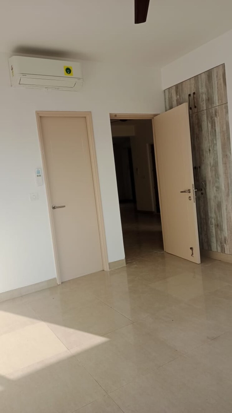 Room, emaar-the-palm-drive-the-premier-terraces 3 Bedroom 1950 Sq.Ft. Apartment In Sector 66 Gurgaon 9533575