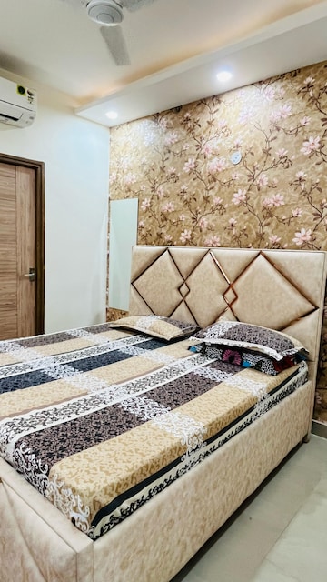 Bedroom in 2 BHK Apartment at Suncity Avenue 76, Sector 76 – for Sale