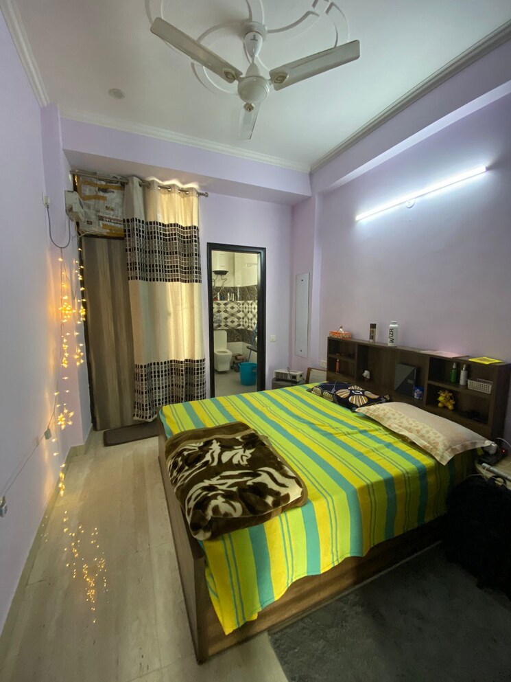 Bedroom, sector 43 2 Bedroom 201 Sq.Yd. Builder Floor In Sector 43 Gurgaon 9533643