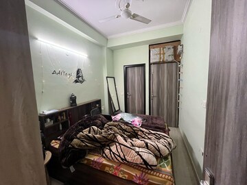 Bedroom in 2 BHK Builder Floor at Sector 43 – for Rent