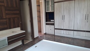 Room in 3 BHK Apartment at Neelkanth Greens, Manpada – for Rent