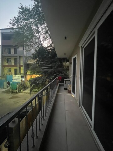 Balcony in 3 BHK Builder Floor at Sector 43 – for Rent