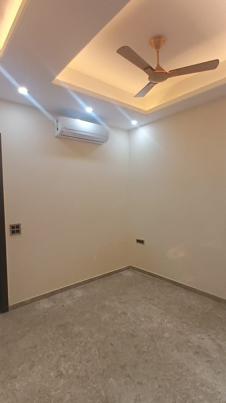 Room, kalkaji 3 Bedroom 1800 Sq.Ft. Builder Floor In Kalkaji Delhi 9533666