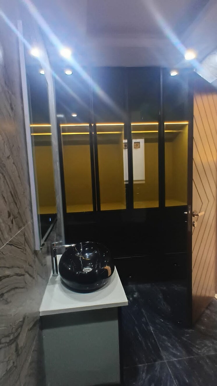 Bathroom, kalkaji 3 Bedroom 1800 Sq.Ft. Builder Floor In Kalkaji Delhi 9533666