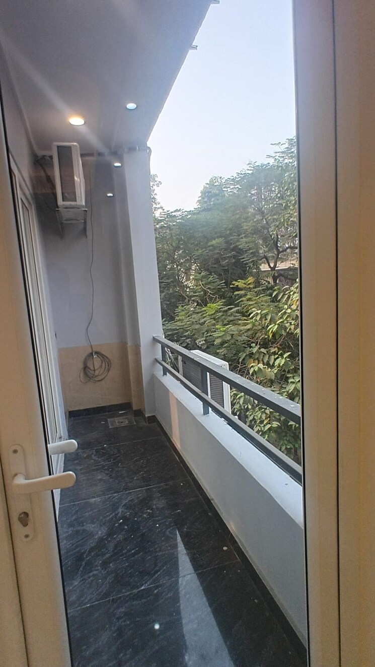 Balcony, kalkaji 3 Bedroom 1800 Sq.Ft. Builder Floor In Kalkaji Delhi 9533666